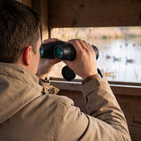 Observation depuis un affût ornithologique avec les jumelles 8x42 Sentier